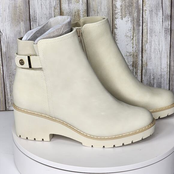 Giani Bernini Shoes - NEW - Giani Bernini Women's Vedaa Memory Foam Wedge Booties - Size 7.5
